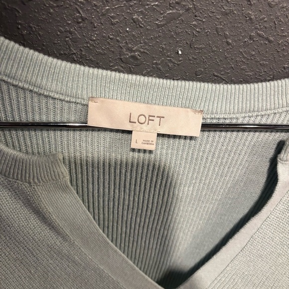 LOFT Women's Soft Blue V-Neck Sweatshirt - Picture 3 of 5